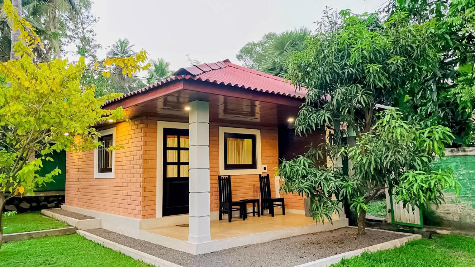Airport Eco Cottage Катунаяка Экстерьер фото